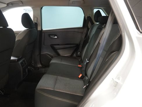 Used 2022 Nissan Rogue SV AWD/4WD image 25