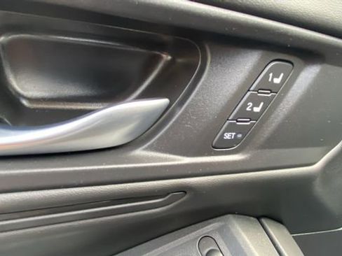 Used 2025 Honda Accord EX-L image 17