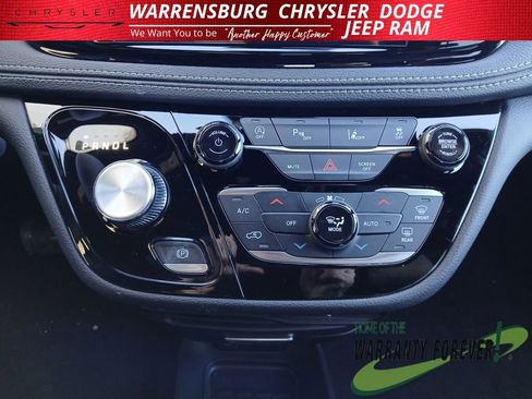 New 2026 Chrysler Pacifica Select image 26