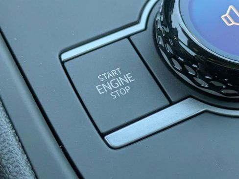 Certified 2026 Volkswagen Tiguan SE R-Line FWD image 40