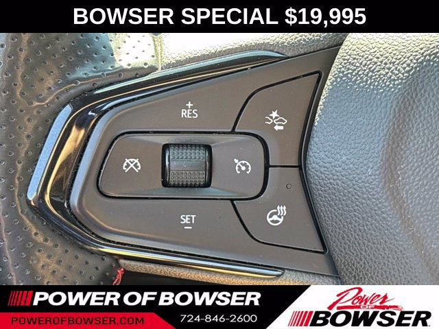 Used 2024 Chevrolet Trax RS w/ Sunroof Package FWD image 21