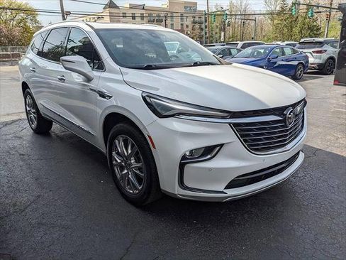 Used 2023 Buick Enclave Essence w/ Experience Buick Package image 6