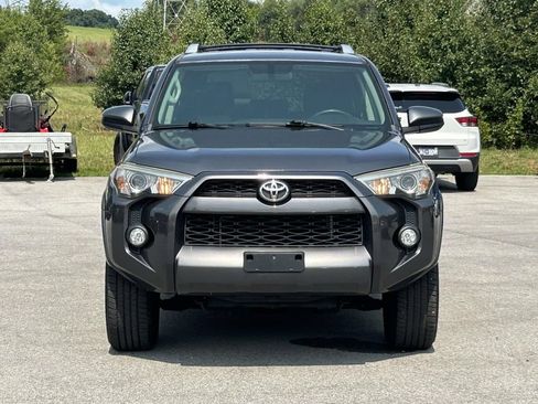 Used 2016 Toyota 4Runner SR5 AWD/4WD image 2