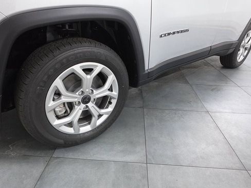 Used 2026 Jeep Compass Latitude AWD/4WD image 30