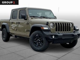 Used 2020 Jeep Gladiator Sport w/ Trailer Tow Package AWD/4WD video 1