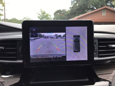 Used 2023 Ford Explorer Limited w/ Equipment Group 301A RWD image 18