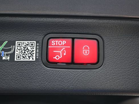 Used 2023 Mercedes-Benz EQS 580 4MATIC SUV image 17