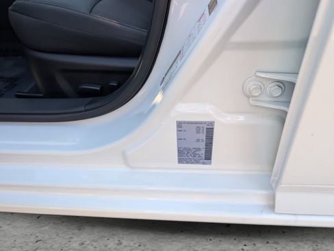 Used 2024 Nissan Altima 2.5 SV FWD image 15