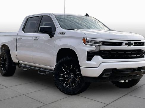 Used 2023 Chevrolet Silverado 1500 RST w/ Z71 Off-Road Package image 3