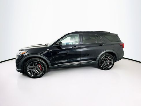 Used 2025 Ford Explorer ST-Line w/ ST-Line Street Pack AWD/4WD image 4