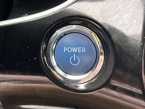 Used 2022 Toyota Prius LE image 17