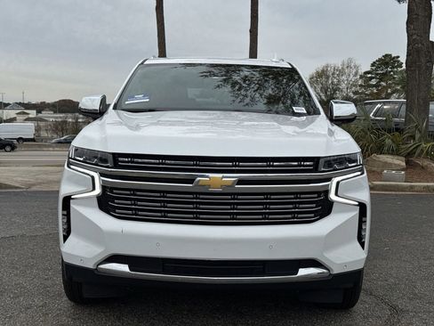 Used 2023 Chevrolet Suburban Premier image 3