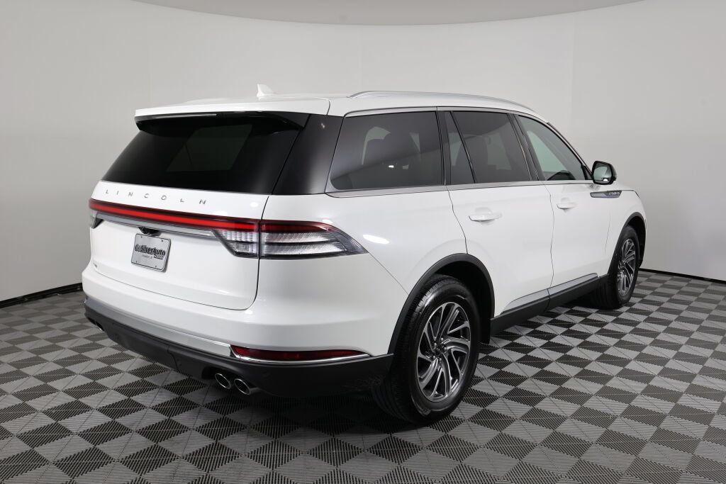 Used 2021 Lincoln Aviator AWD w/ Class IV Trailer Tow Package image 2