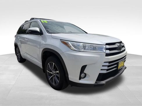 Used 2018 Toyota Highlander XLE AWD/4WD image 7