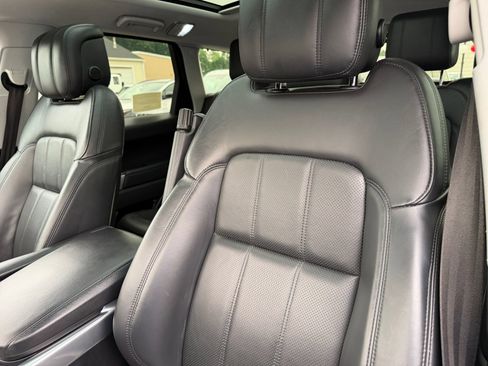 Used 2019 Land Rover Range Rover Sport HSE AWD/4WD image 20