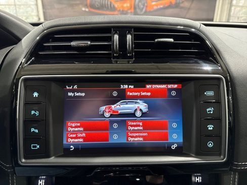 Used 2017 Jaguar F-PACE S image 84