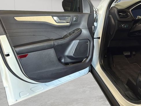 Used 2022 Ford Escape Titanium w/ Titanium Elite Package image 39