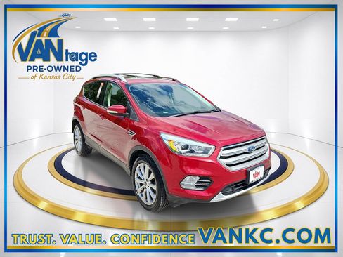 Used 2018 Ford Escape Titanium AWD/4WD image 3