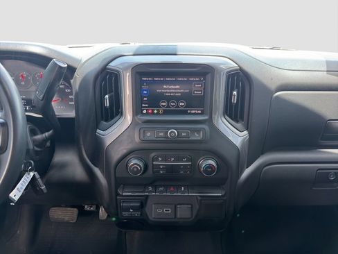 Used 2021 Chevrolet Silverado 1500 Custom Trail Boss AWD/4WD image 16