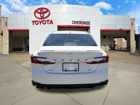 Used 2026 Toyota Camry SE w/ Convenience Package FWD image 6