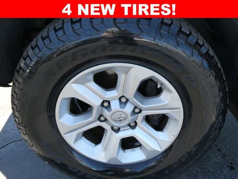 Used 2015 Toyota 4Runner SR5 Premium w/ Four Season Floor Mat Package AWD/4WD image 4