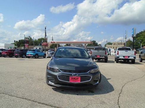 Used 2017 Chevrolet Malibu Premier FWD image 2