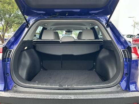 Used 2025 Toyota Corolla Cross LE image 28