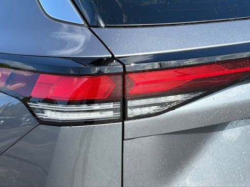 New 2026 Volkswagen Tiguan S image 9