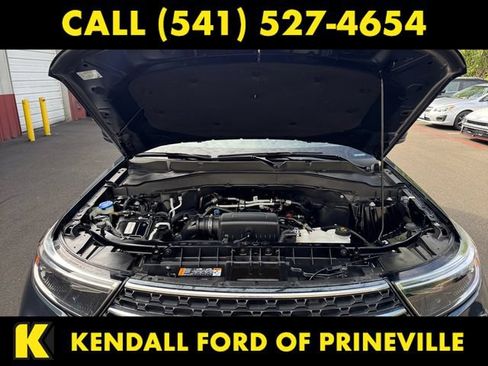 Used 2023 Ford Explorer XLT AWD/4WD image 19