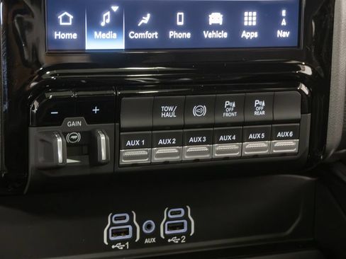 New 2027 RAM 2500 Laramie w/ Night Edition AWD/4WD image 23