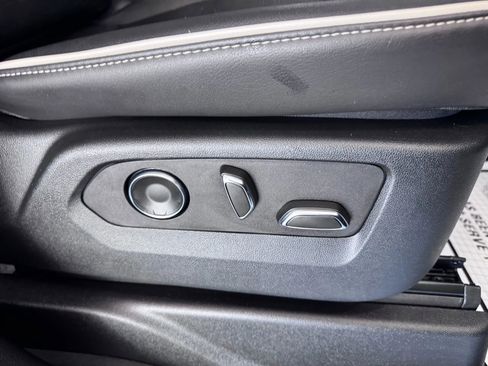 Used 2021 Cadillac Escalade Premium Luxury image 15