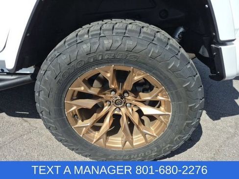 Used 2022 Jeep Wrangler Unlimited Sahara AWD/4WD image 14