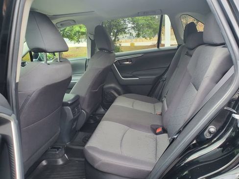 Used 2022 Toyota RAV4 XLE w/ Convenience Package AWD/4WD image 10