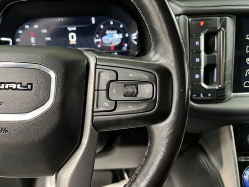 Used 2022 GMC Yukon XL Denali w/ Advanced Technology Package AWD/4WD image 30