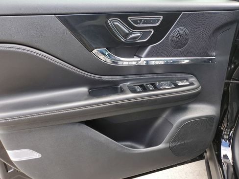 Certified 2024 Lincoln Corsair FWD image 18