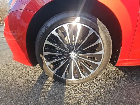 Used 2022 Volkswagen Passat 2.0T image 18