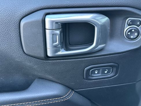 Used 2021 Jeep Wrangler Unlimited Sahara image 10