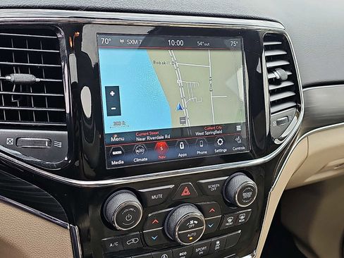 Used 2020 Jeep Grand Cherokee Limited image 18