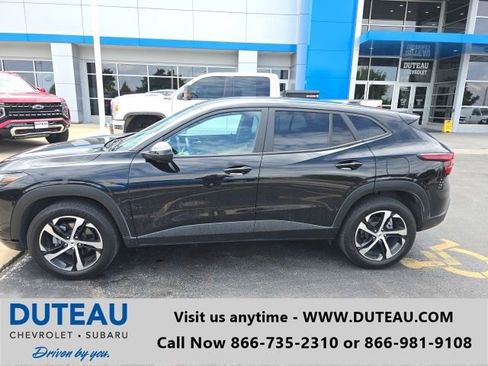 Used 2024 Chevrolet Trax RS w/ Driver Confidence Package FWD image 1