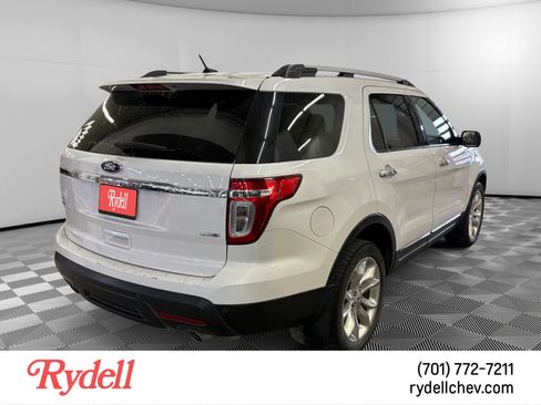 Used 2013 Ford Explorer XLT AWD/4WD image 3
