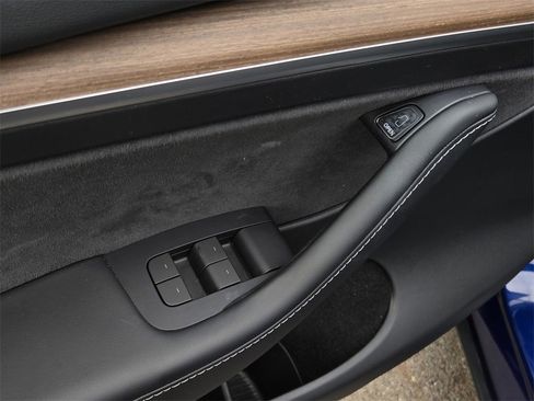 Used 2023 Tesla Model Y Long Range image 11