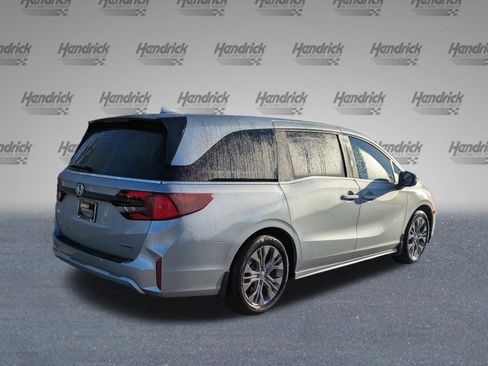Certified 2025 Honda Odyssey Touring image 3