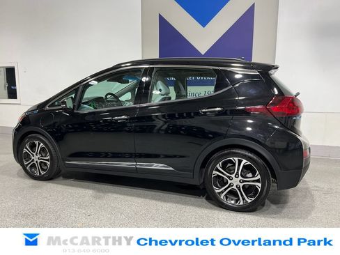 Used 2017 Chevrolet Bolt Premier w/ Driver Confidence II Package FWD image 7