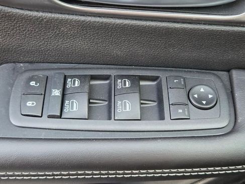 New 2026 Chrysler Pacifica Select image 28