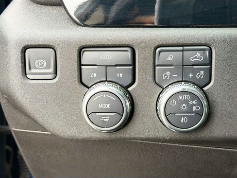 Used 2024 GMC Sierra 1500 SLT image 34