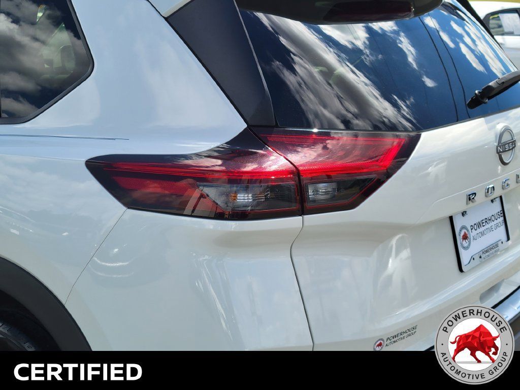Used 2023 Nissan Rogue SV FWD image 13