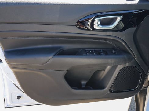 New 2026 Jeep Compass Latitude AWD/4WD image 23