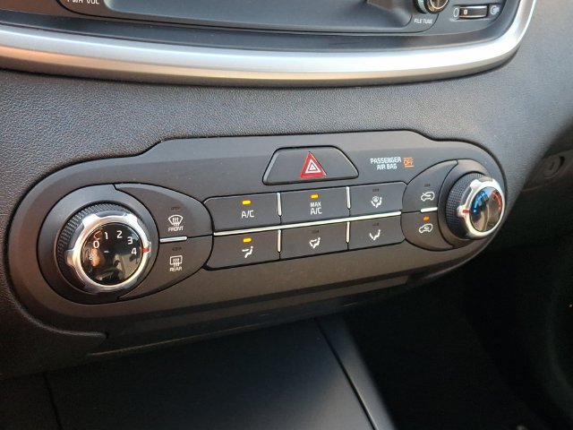 Used 2020 Kia Sorento FWD V6 image 15