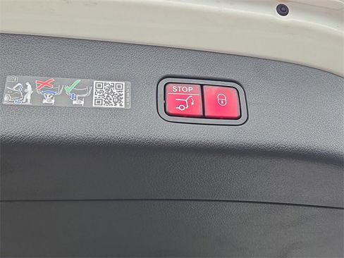 New 2026 Mercedes-Benz GLC 300 4MATIC image 35