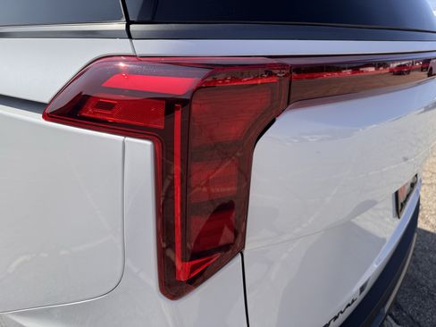 New 2027 Kia Carnival SX FWD image 15